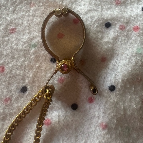 Vintage Gold Tone Glove and Scarf Holder Clip - Picture 5 of 9